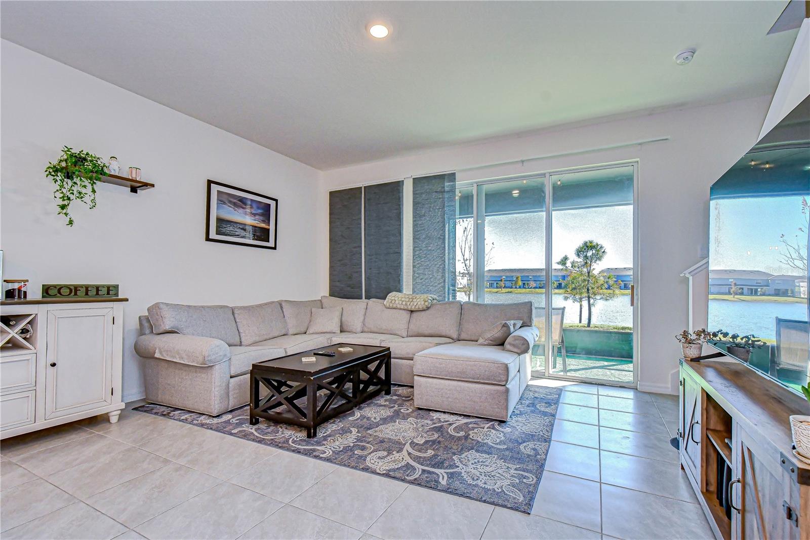 MANGROVE POINT - Residential