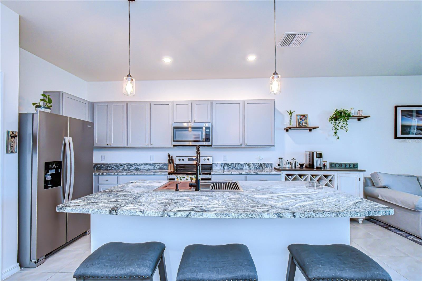 MANGROVE POINT - Residential