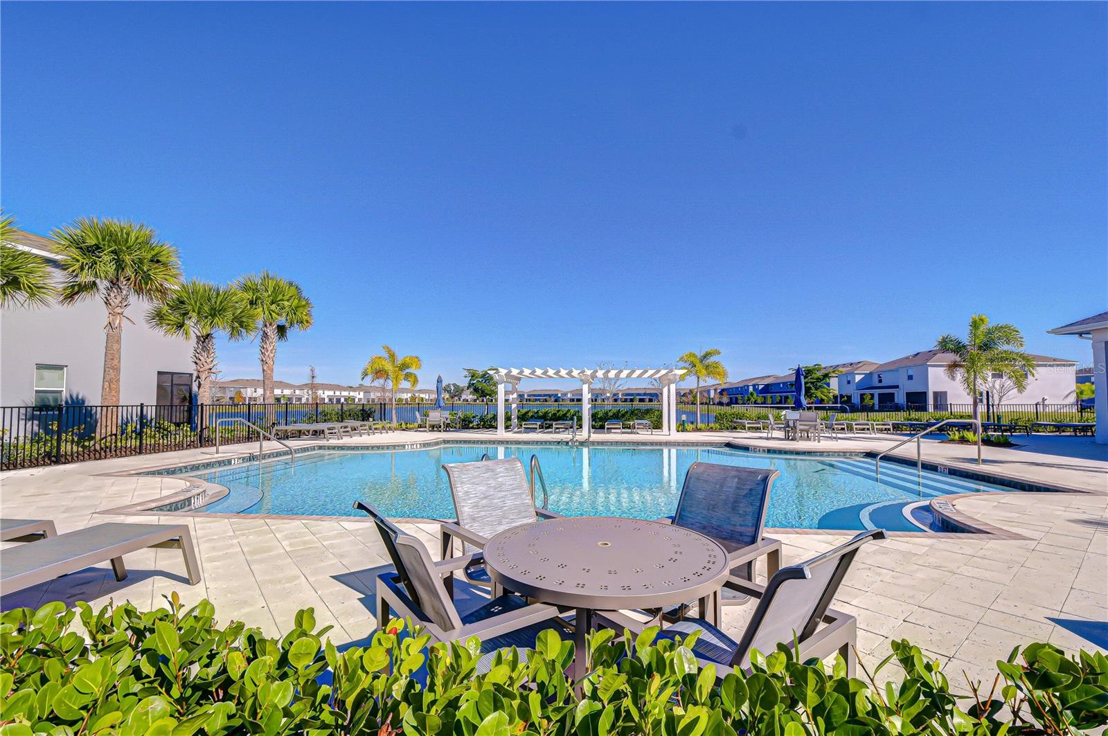 MANGROVE POINT - Residential