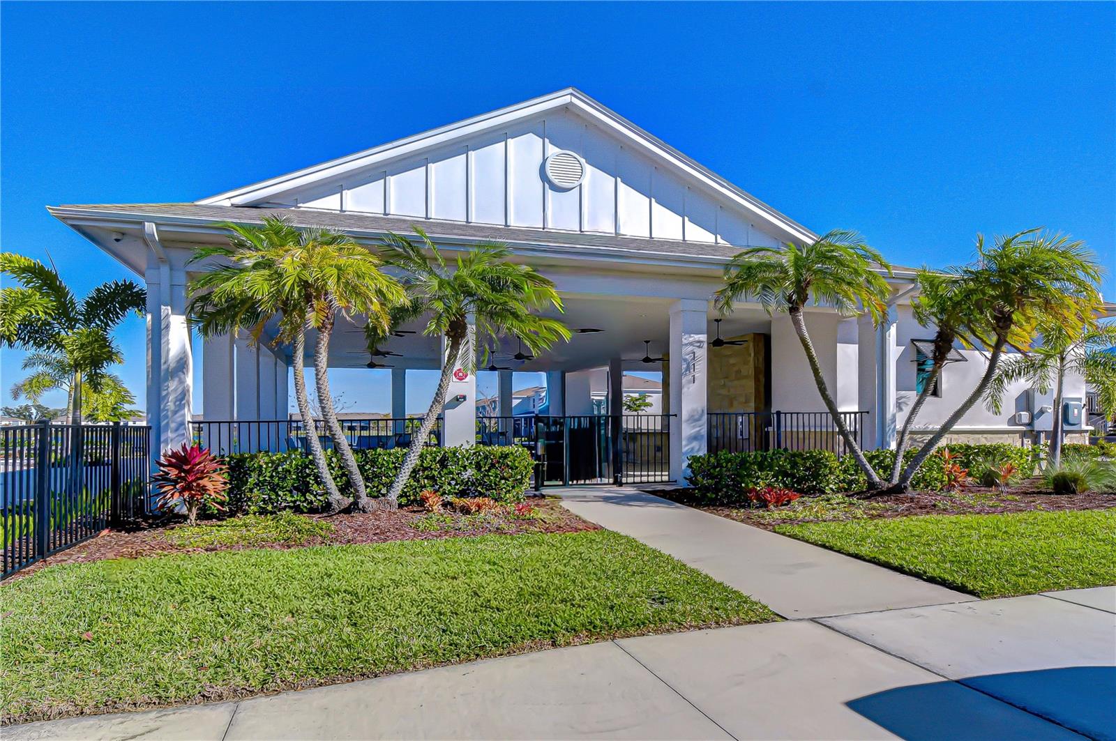 MANGROVE POINT - Residential