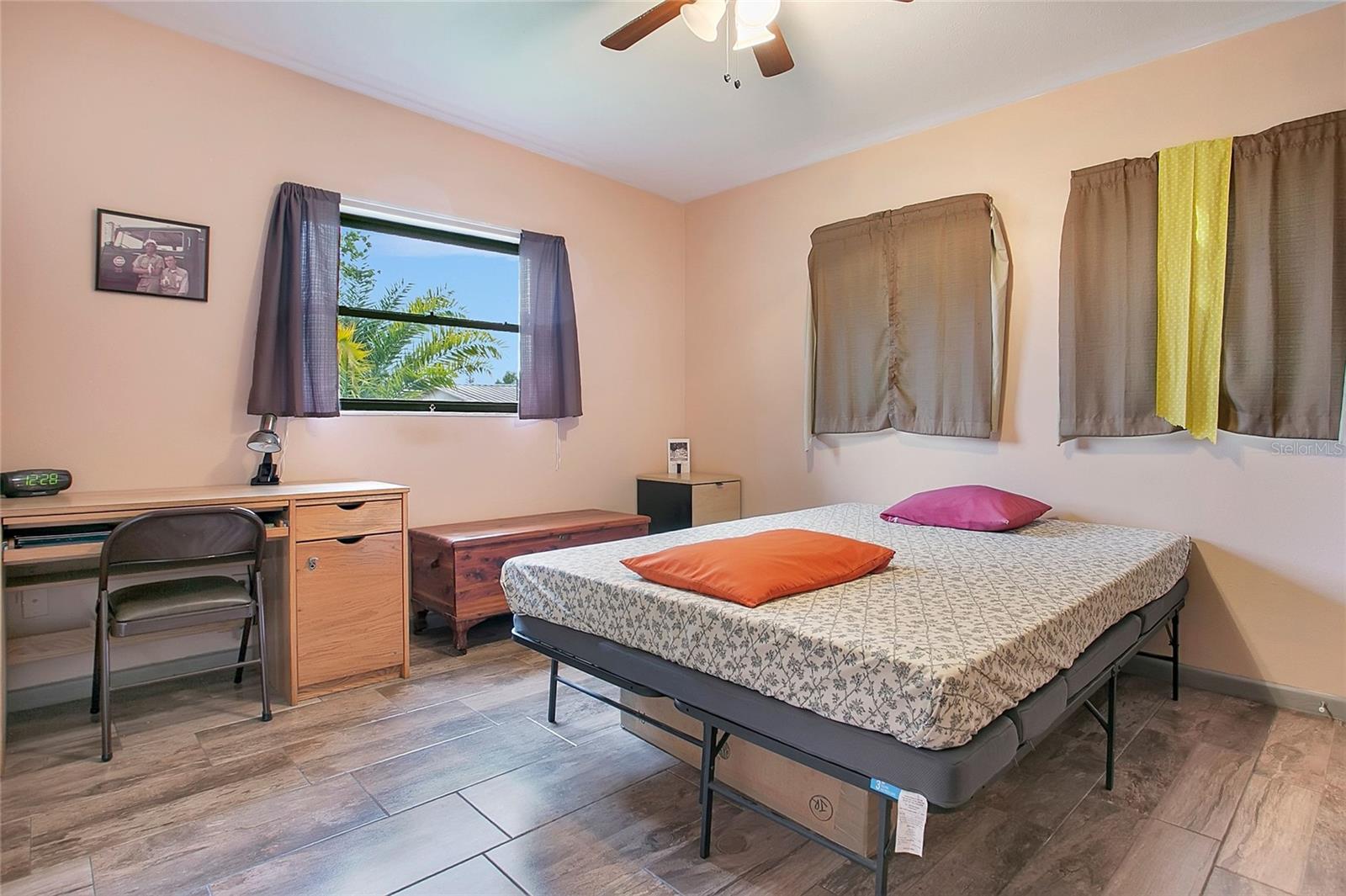 GARDENDALE UNIT 04 - Residential