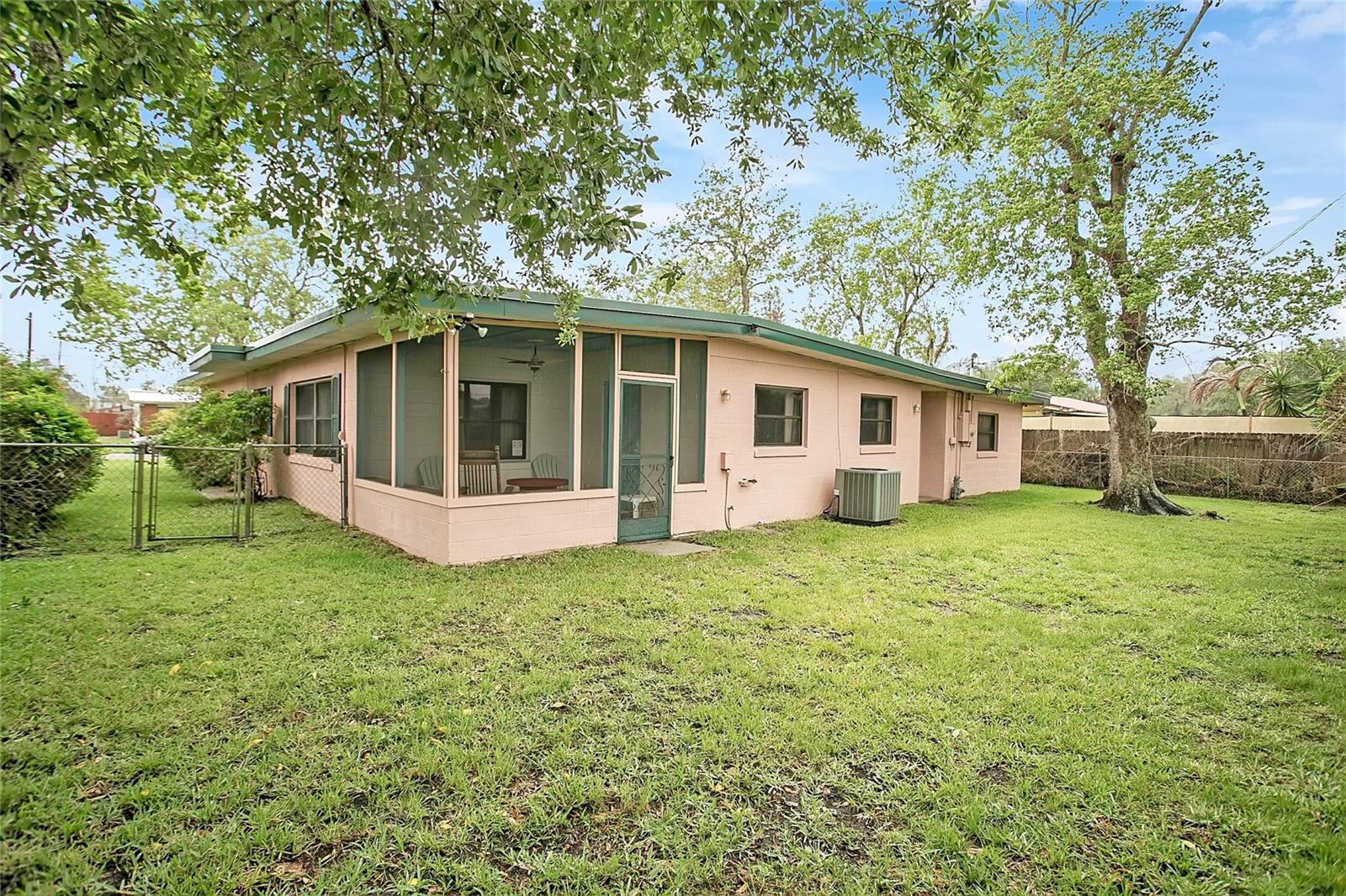 GARDENDALE UNIT 04 - Residential