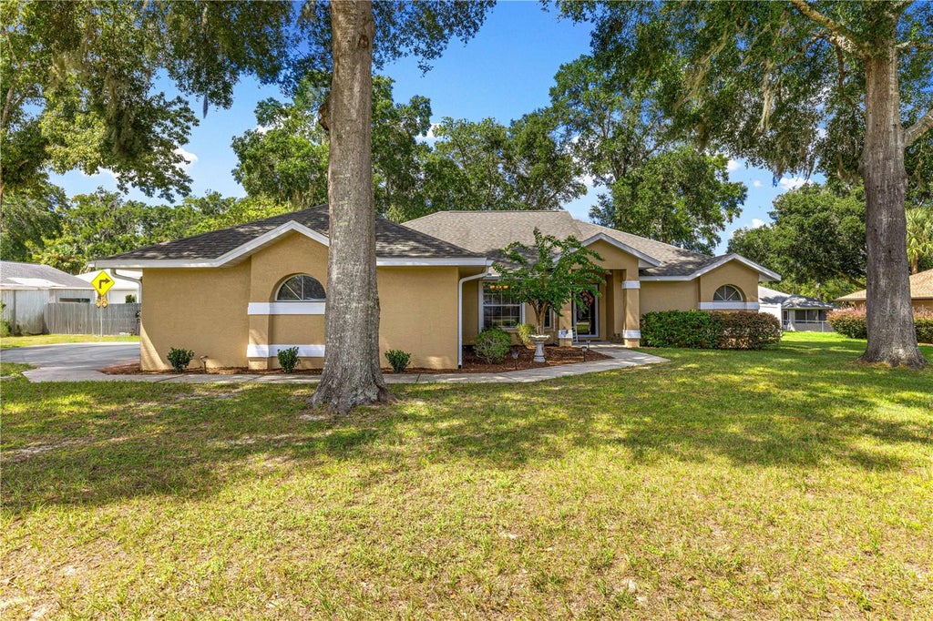 Photo of 1318 SE 66th Avenue, Ocala, FL 34472 (MLS # OM732989)