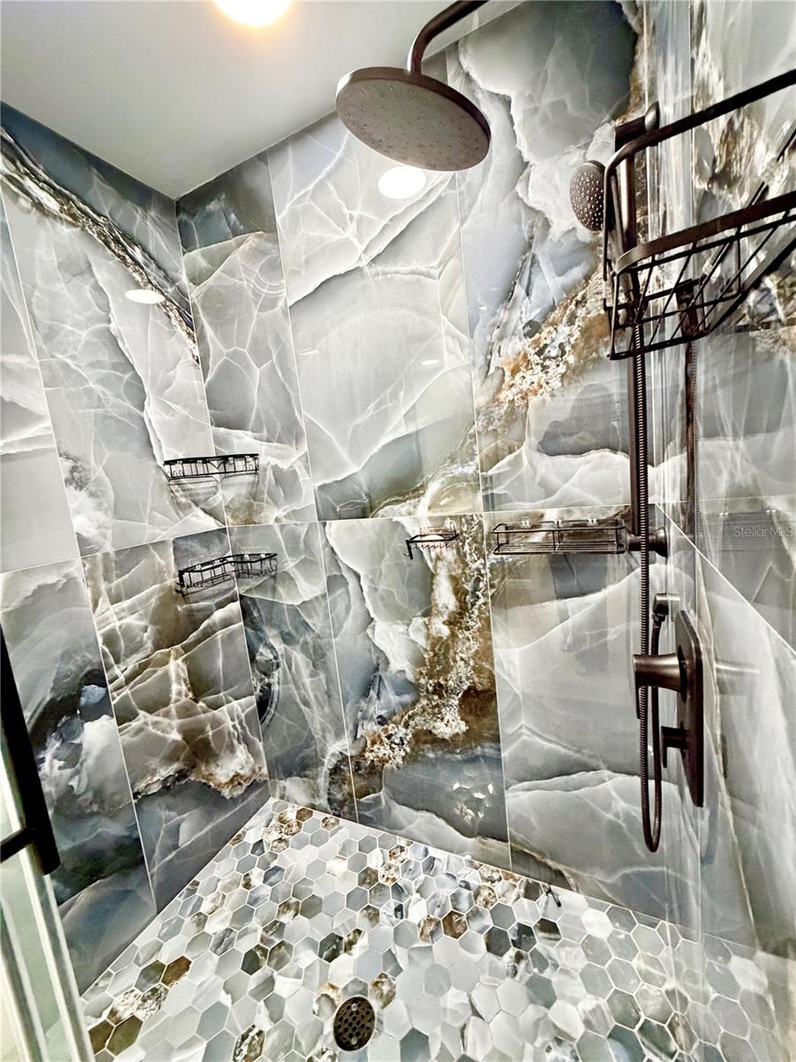 GREENS/FRST LAKE PH 2 - Residential Lease