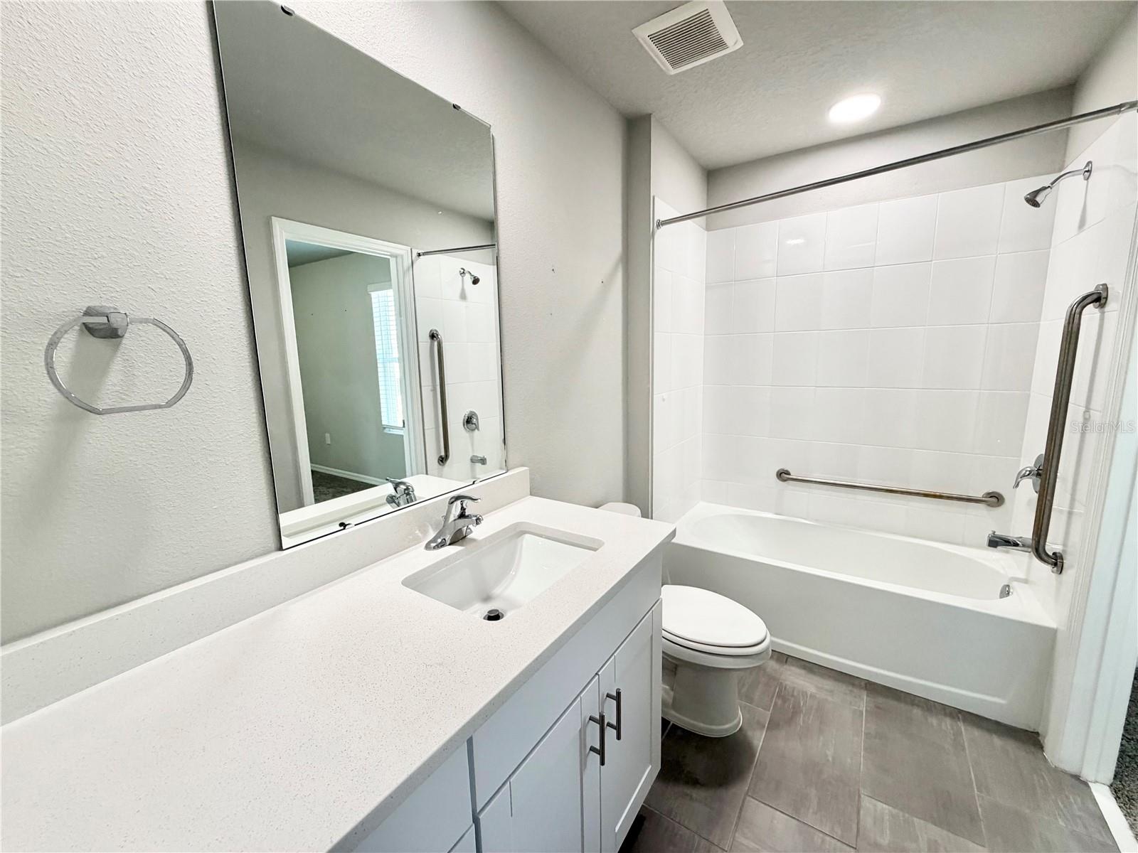 GREENS/FRST LAKE PH 2 - Residential Lease