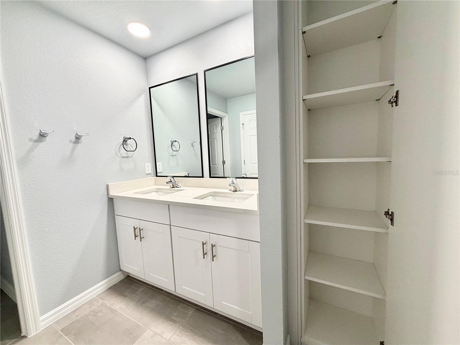 GREENS/FRST LAKE PH 2 - Residential Lease