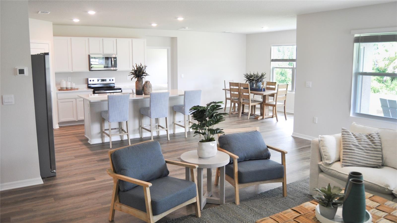 OAKFIELD LAKES - Residential