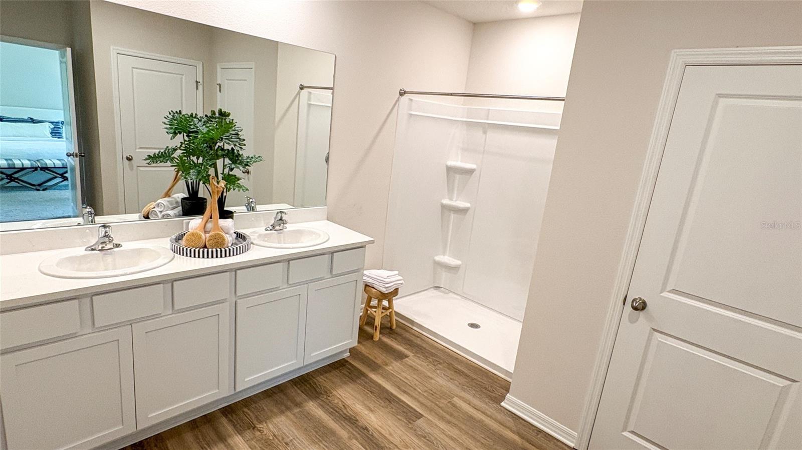 OAKFIELD LAKES - Residential