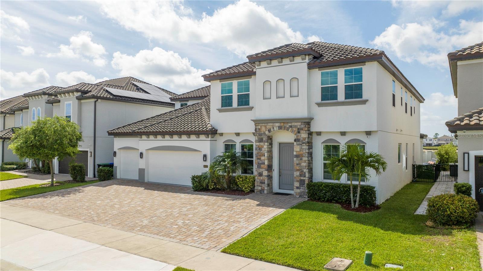 ESTATES/PARKSIDE - Residential