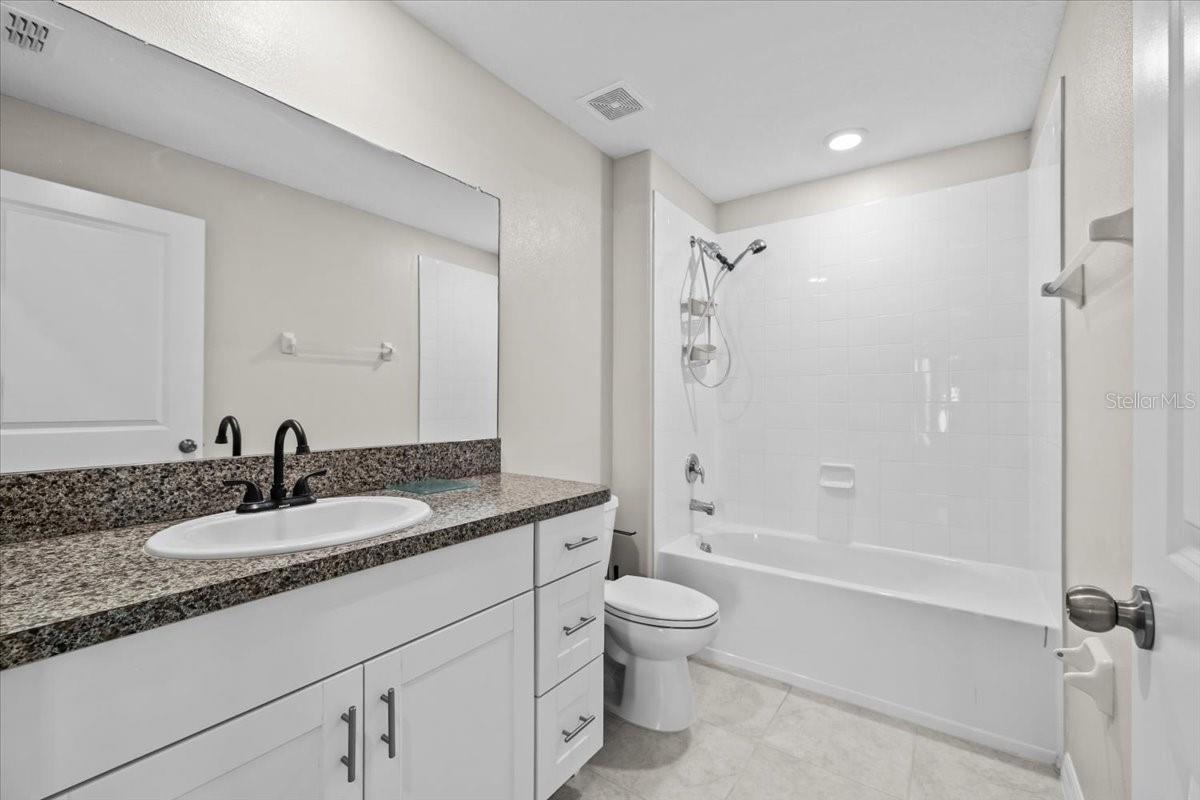 CYPRESS CRK PH 3 & 4 PRCL J - Residential Lease