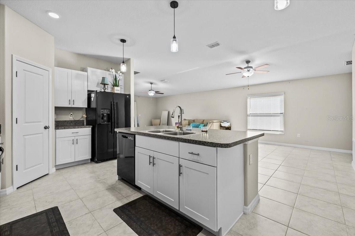 CYPRESS CRK PH 3 & 4 PRCL J - Residential Lease