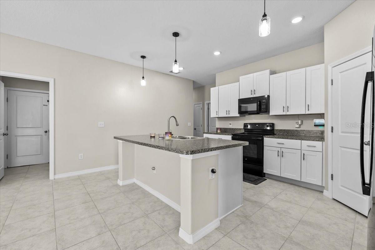 CYPRESS CRK PH 3 & 4 PRCL J - Residential Lease