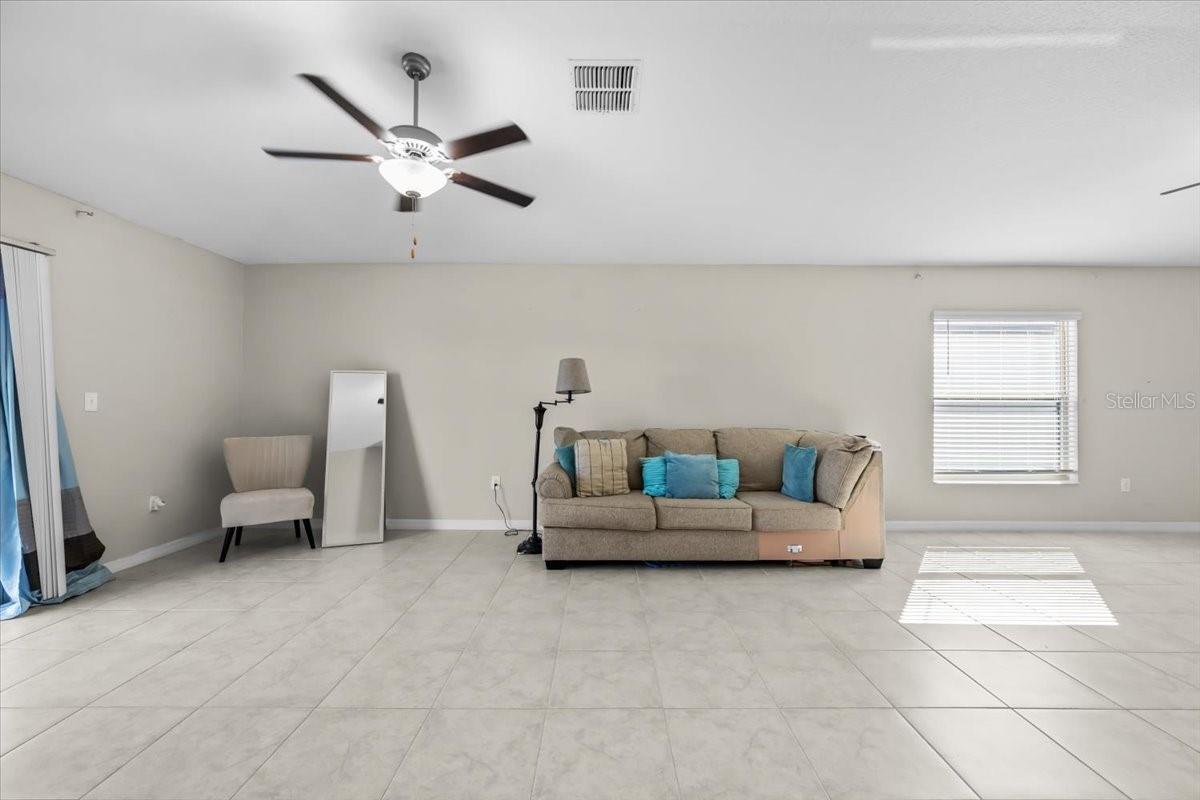 CYPRESS CRK PH 3 & 4 PRCL J - Residential Lease