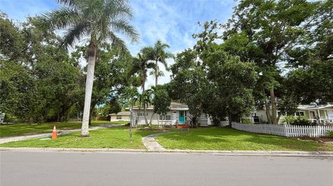 Photo of 3308 3rd Avenue W, Bradenton, FL 34205 (MLS # TB8457524)