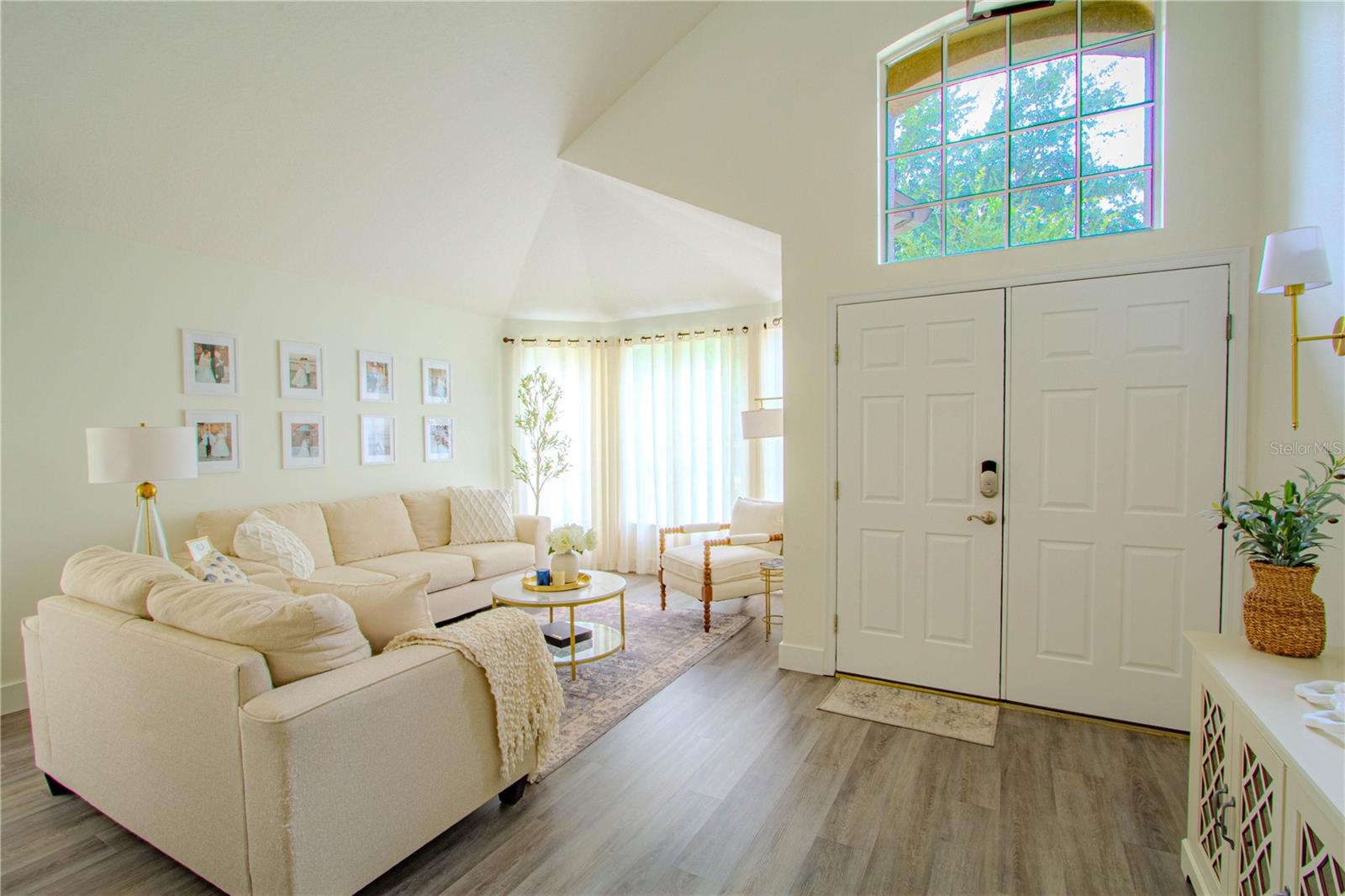 LOST LAKE ESTATES - Residential