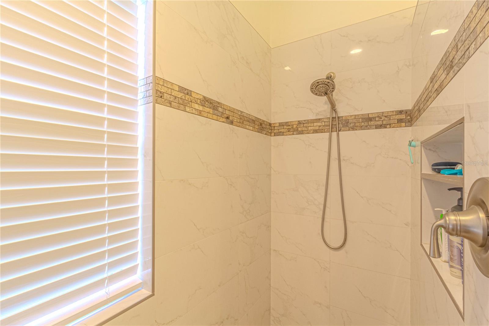 LOST LAKE ESTATES - Residential