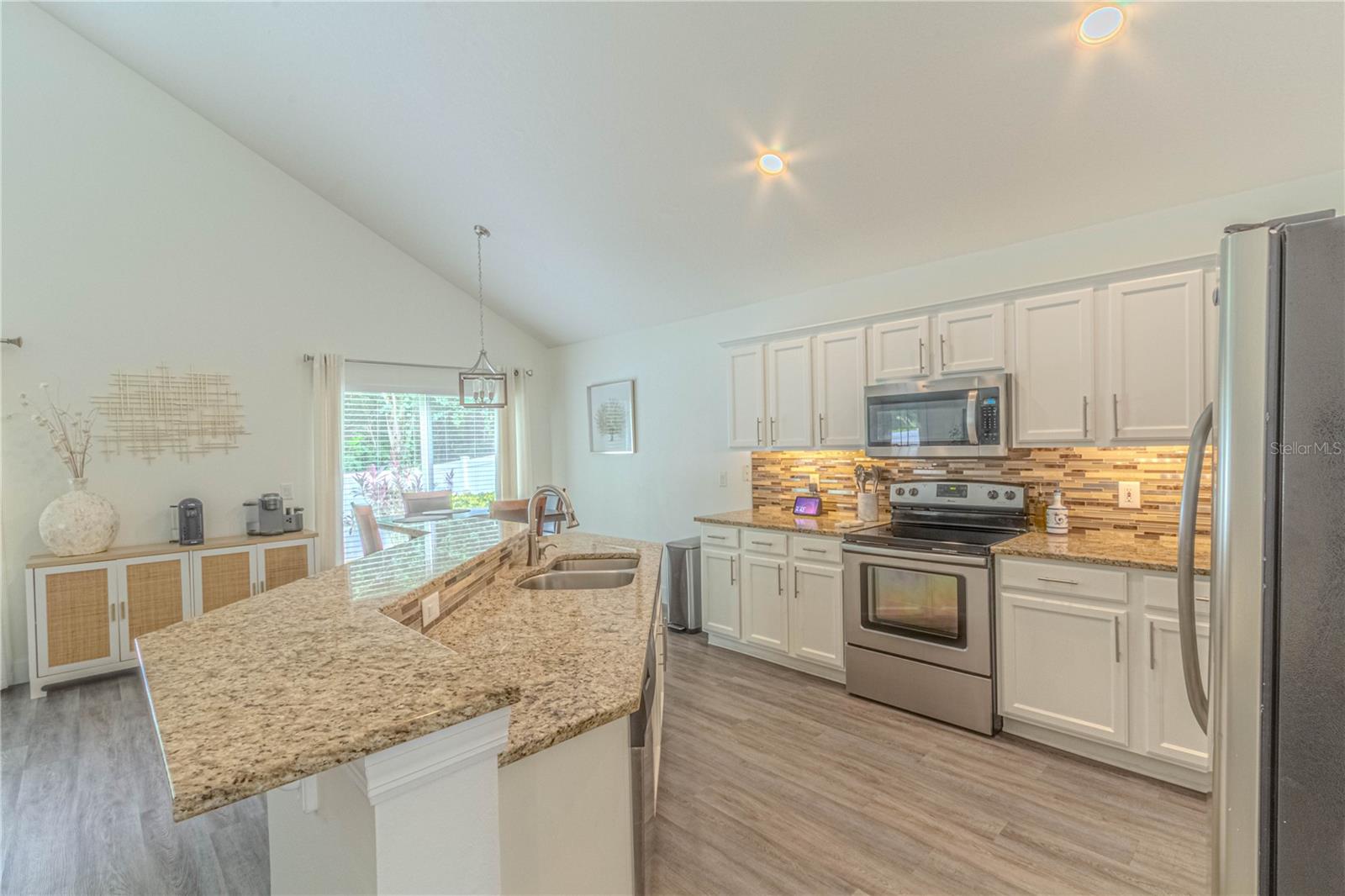 LOST LAKE ESTATES - Residential