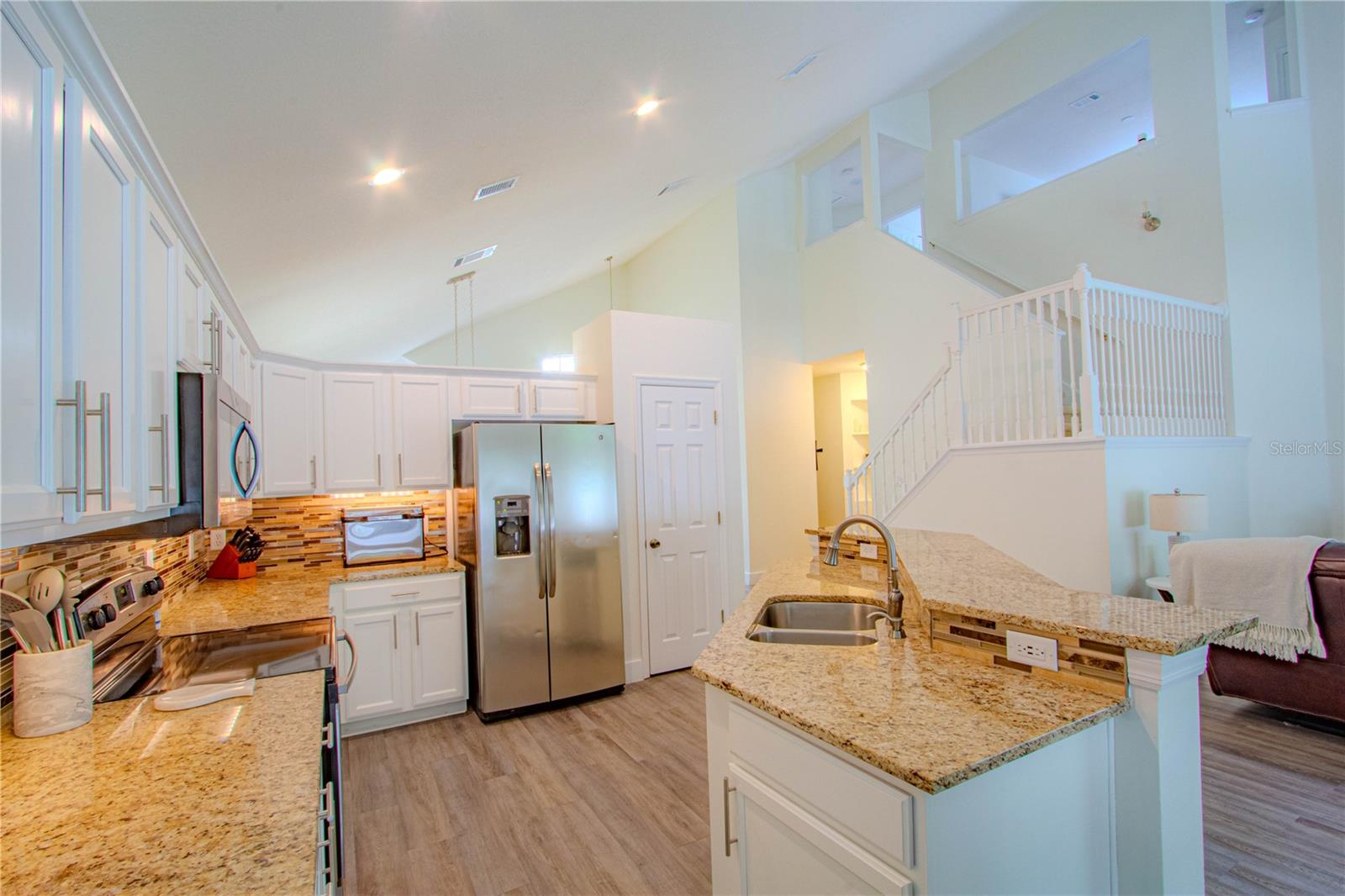 LOST LAKE ESTATES - Residential