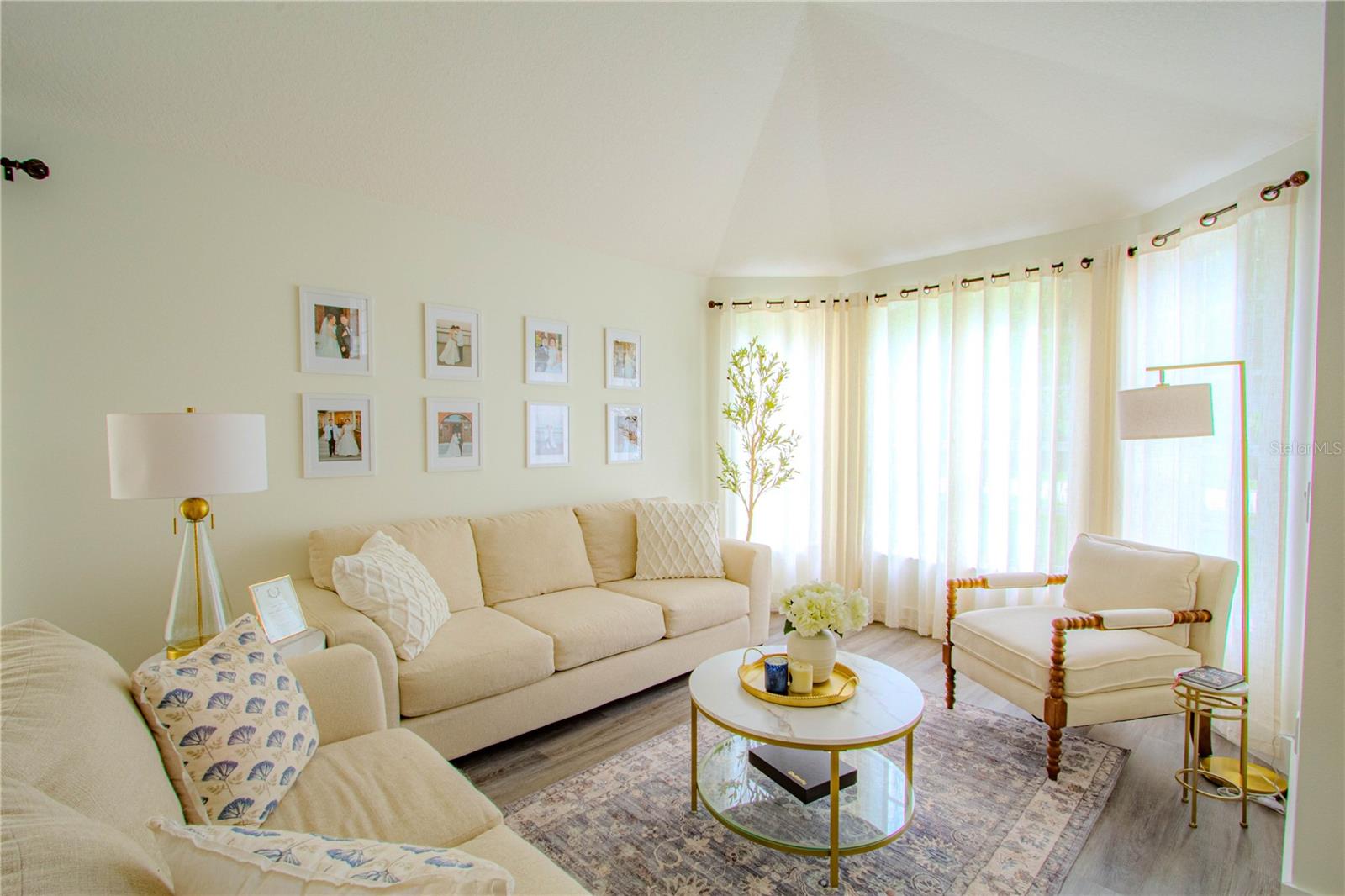 LOST LAKE ESTATES - Residential