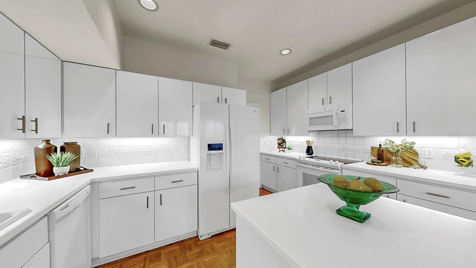 ADESTE A CONDO - Residential