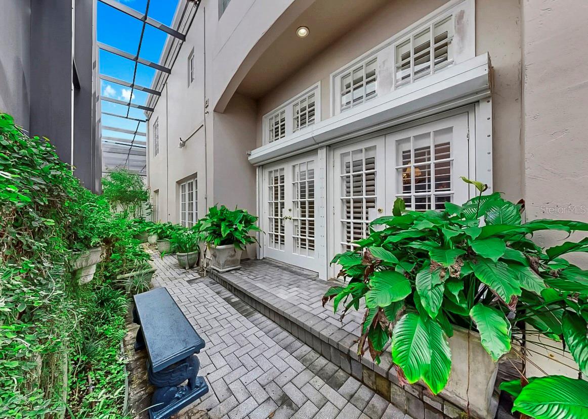 ADESTE A CONDO - Residential