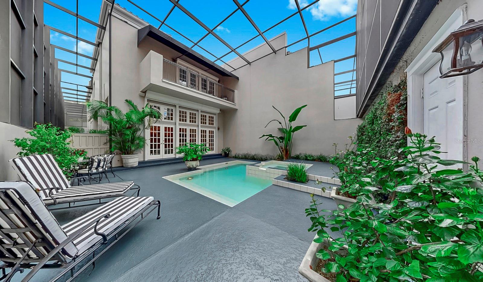ADESTE A CONDO - Residential