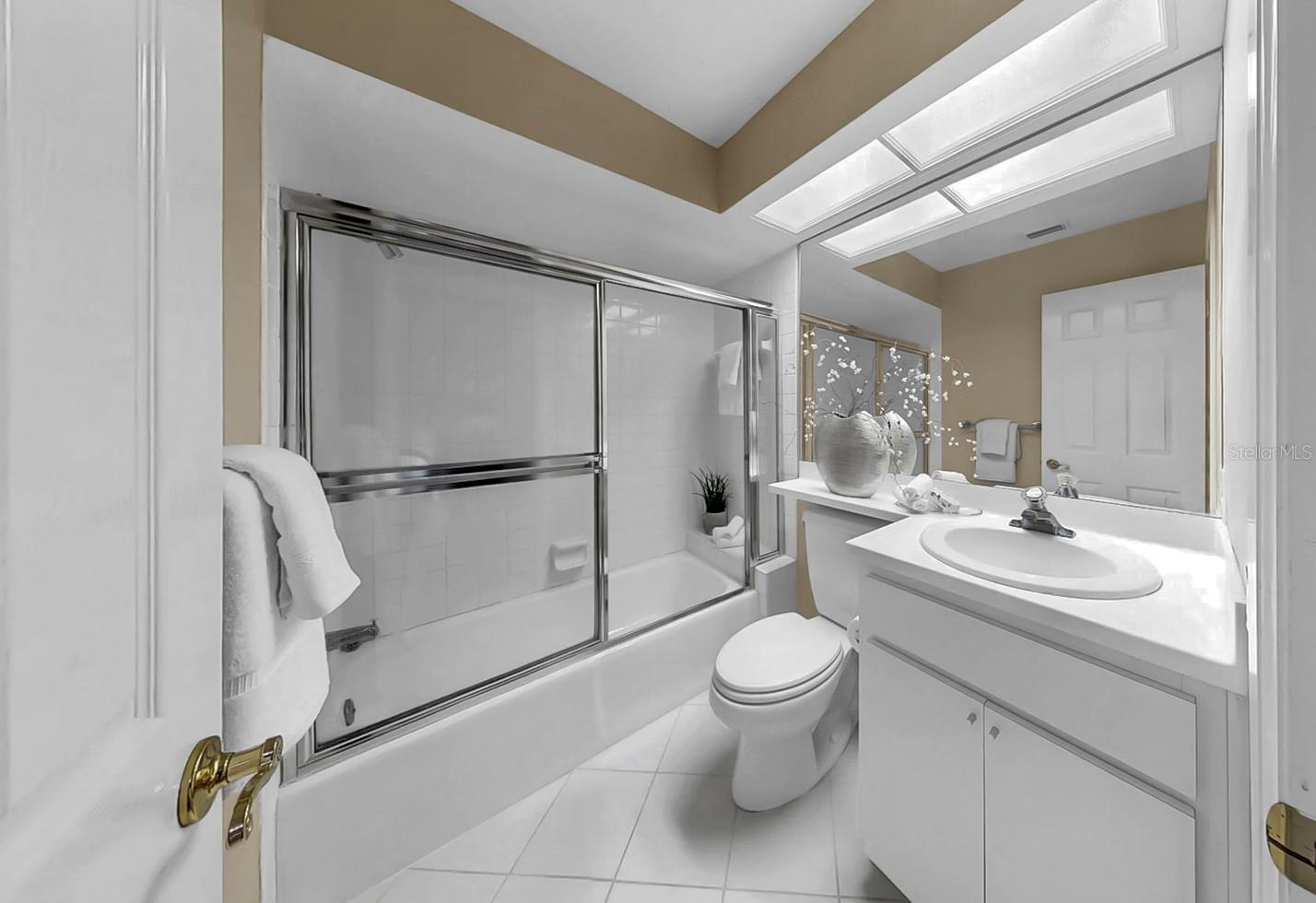 ADESTE A CONDO - Residential