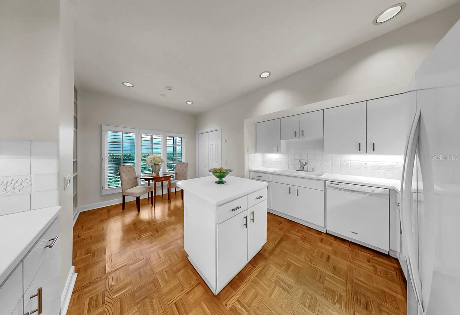 ADESTE A CONDO - Residential