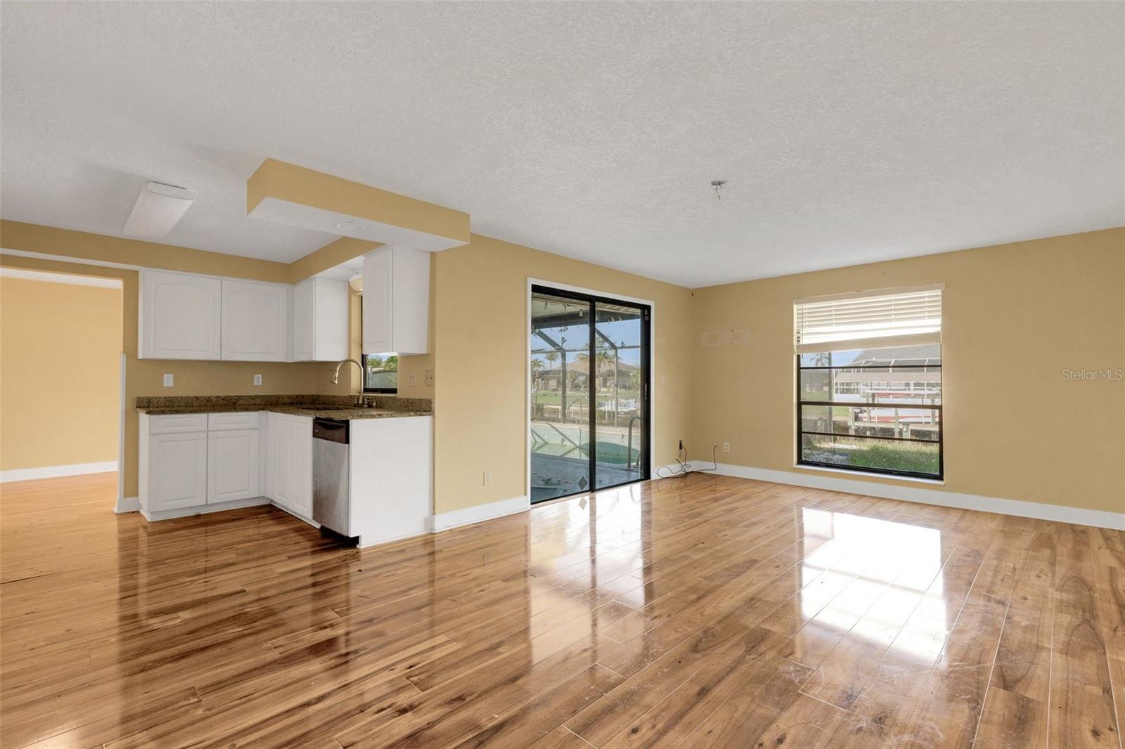 910 SE 23RD PLACE