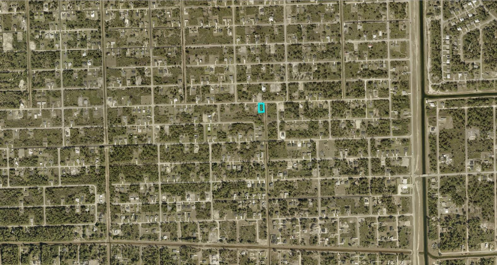 LEHIGH ACRES - Land