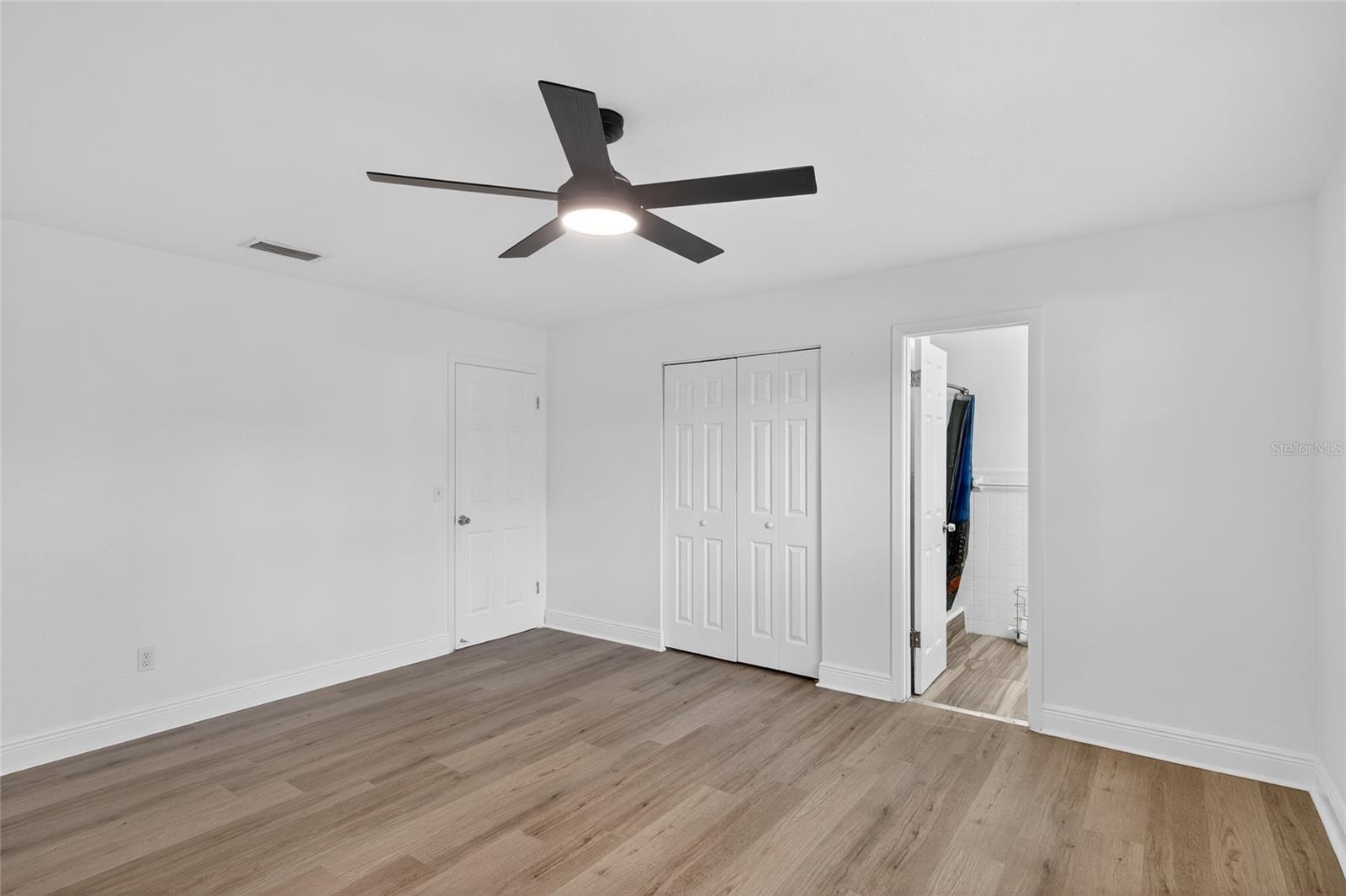 WHISPERING LAKES SEC 03 PT 04 - Residential