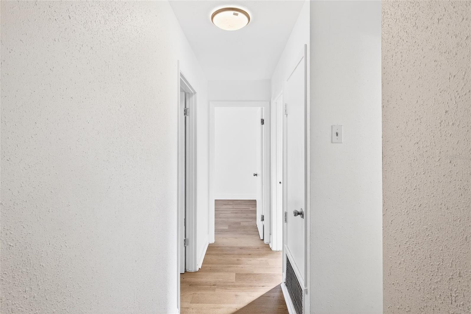 WHISPERING LAKES SEC 03 PT 04 - Residential