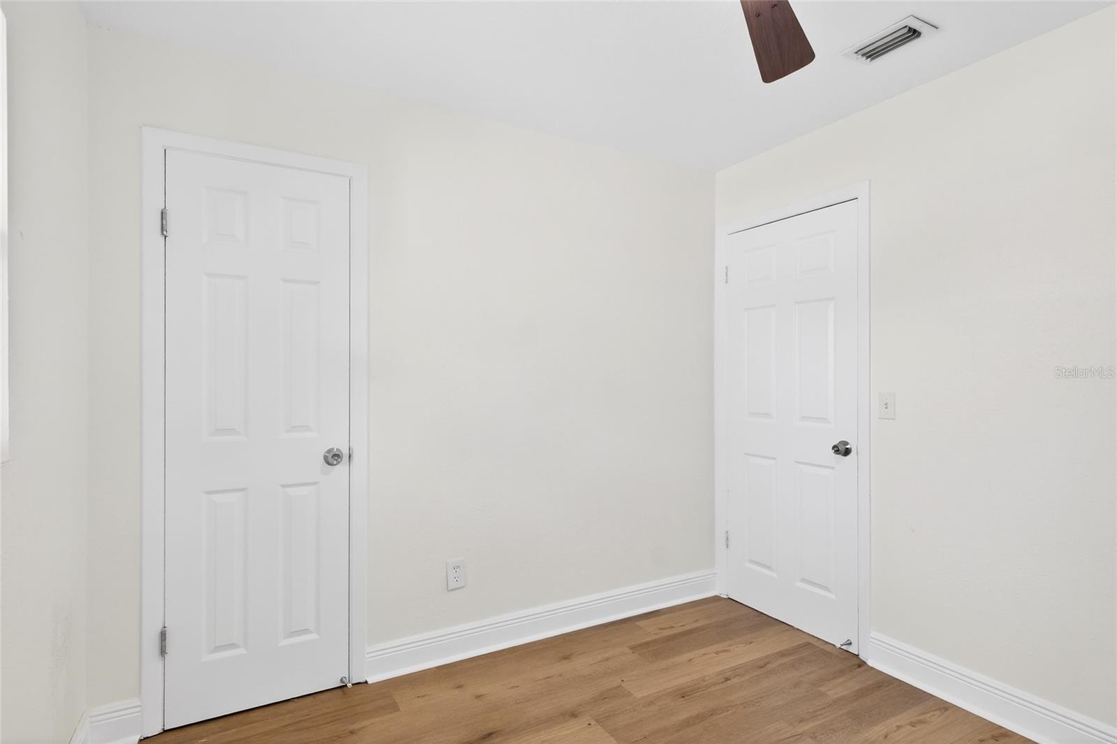 WHISPERING LAKES SEC 03 PT 04 - Residential