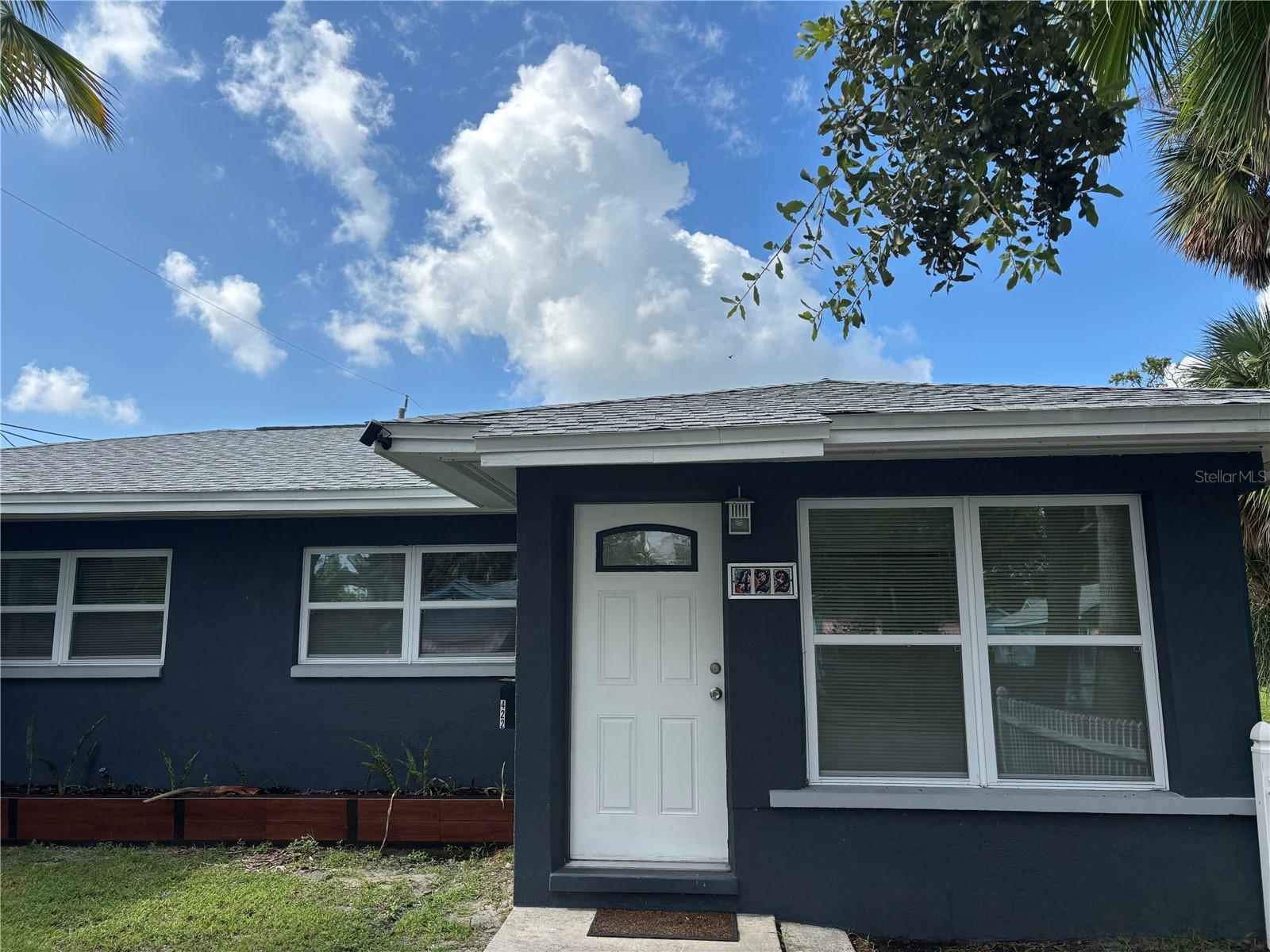Prime Location – 2BR/1BA Duplex Near Downtown St. Pete & USF!
Enjoy the perfect blend of convenience and comfort in this charming 2-bedroom, 1-bathroom duplex, located in a quiet south St. Petersburg neighborhood—just one mile from downtown and USF St. Petersburg.
Step inside to a bright and welcoming home, featuring easy-to-maintain terrazzo floors and a comfortable layout perfect for relaxing or entertaining. The kitchen offers ample cabinet space and opens to a spacious laundry room for added convenience. Enjoy the peaceful surroundings of the shared fenced yard—ideal for a quiet outdoor retreat.
Easy access to major roads, shopping, restaurants, and the waterfront
This is a fantastic opportunity to live close to everything St. Pete has to offer while enjoying a calm, residential setting.
Don't wait—call today to schedule your private tour!