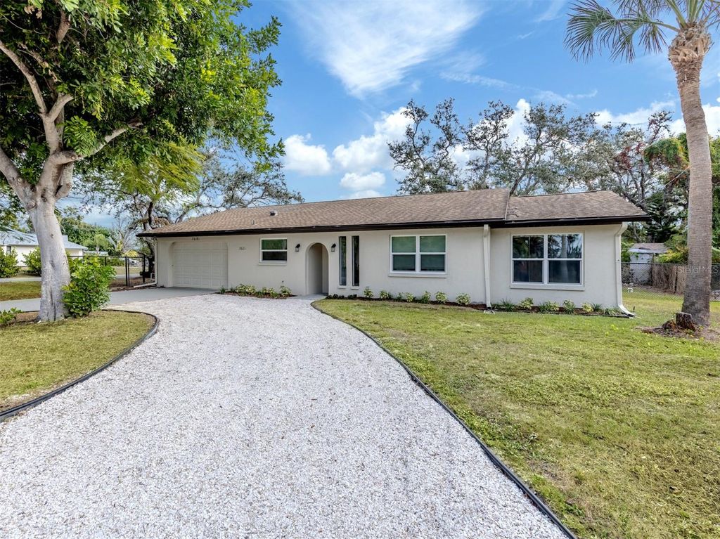 Photo of 3681 Shamrock Drive, Venice, FL 34293 (MLS # N6142172)