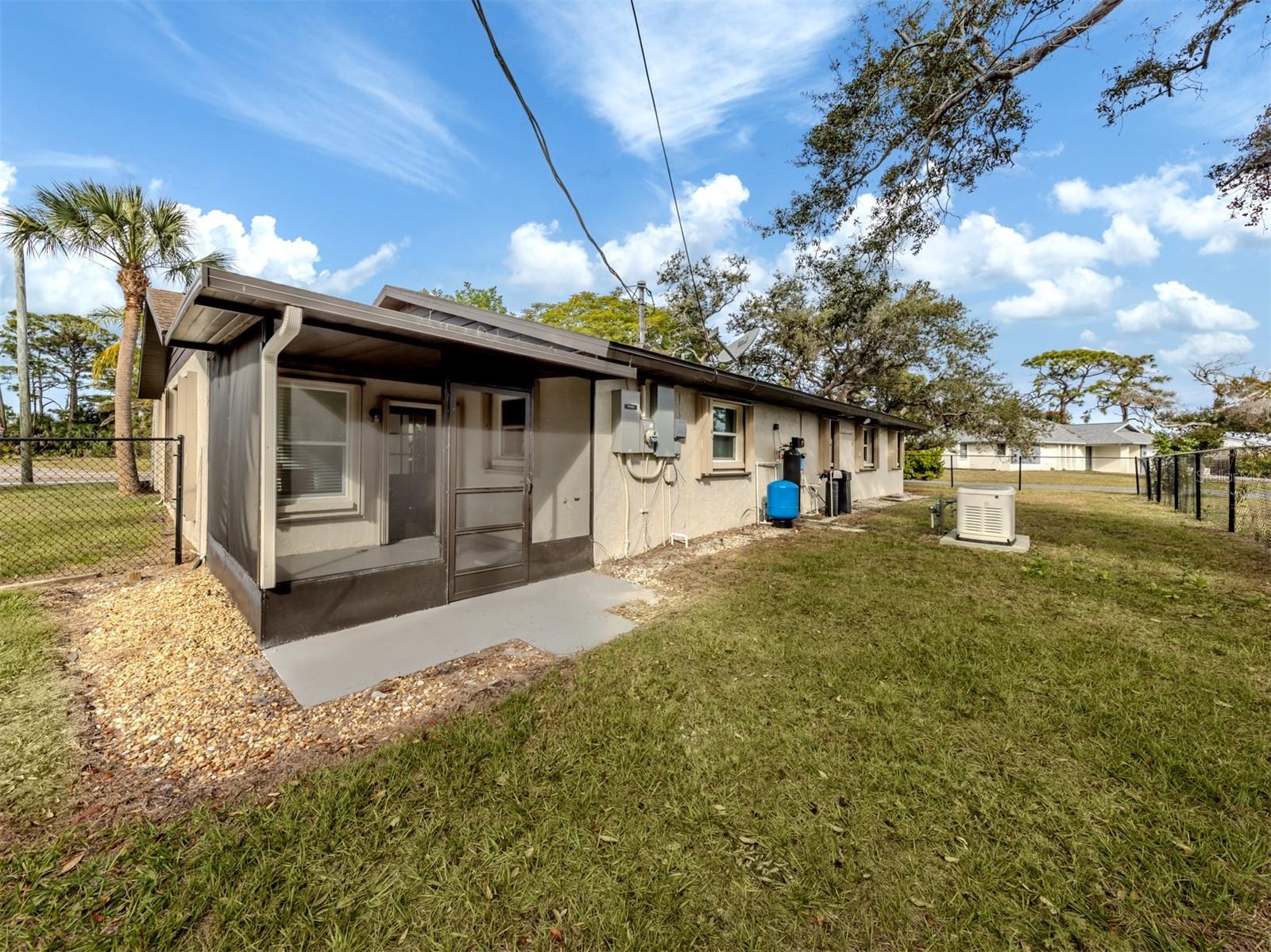 SOUTH VENICE - Residential