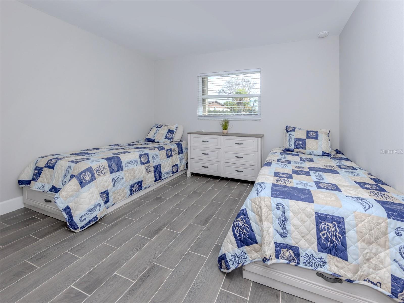 SOUTH VENICE - Residential