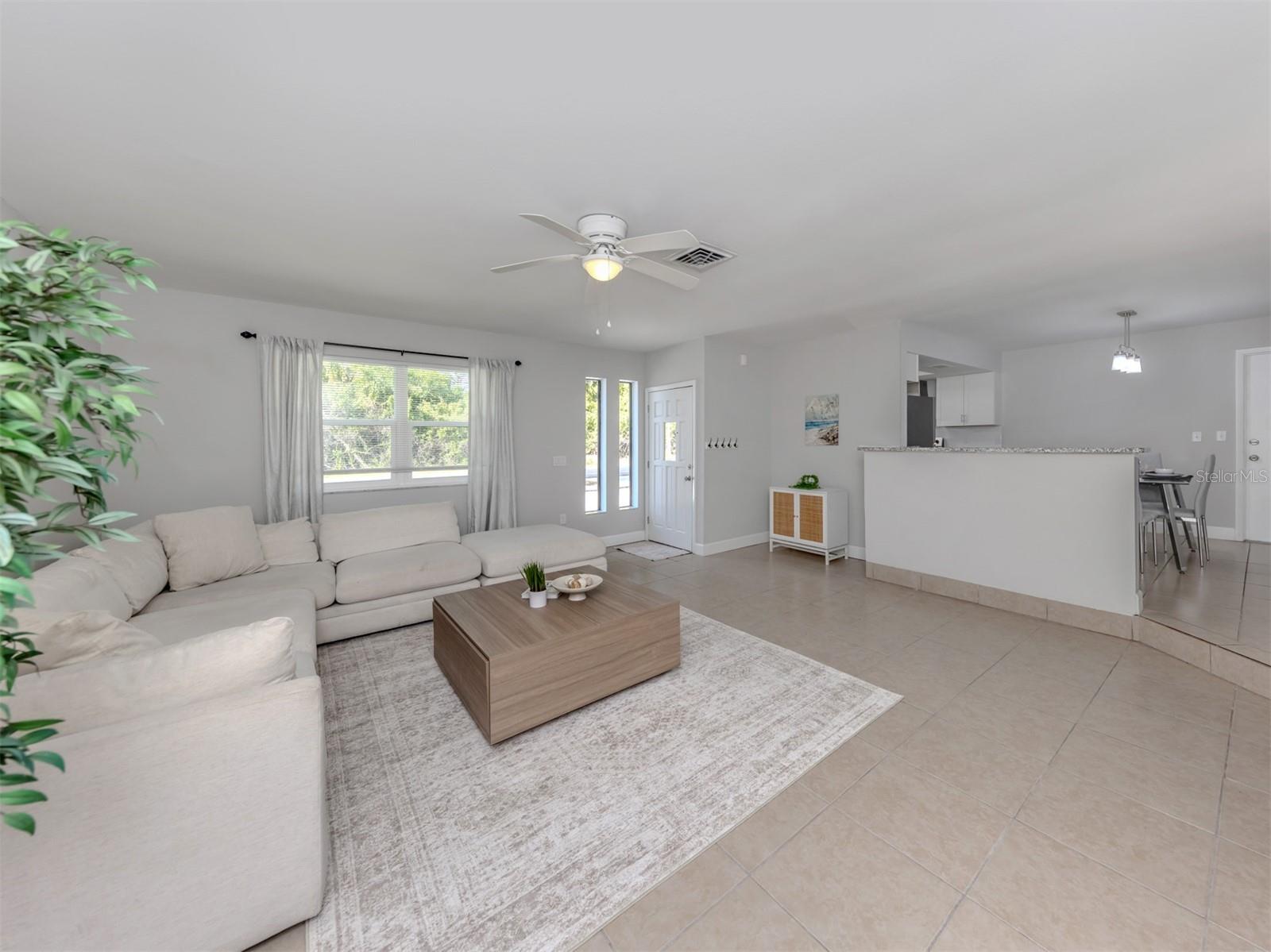 SOUTH VENICE - Residential