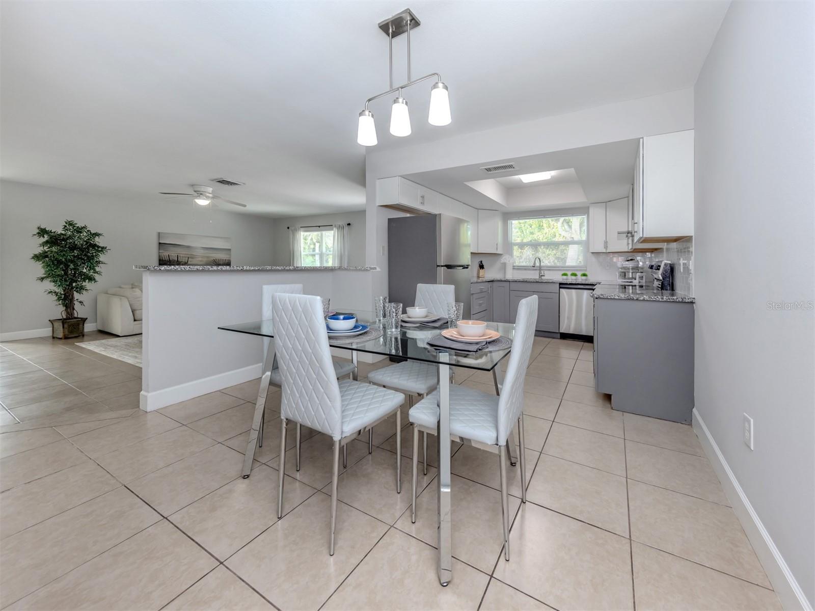 SOUTH VENICE - Residential