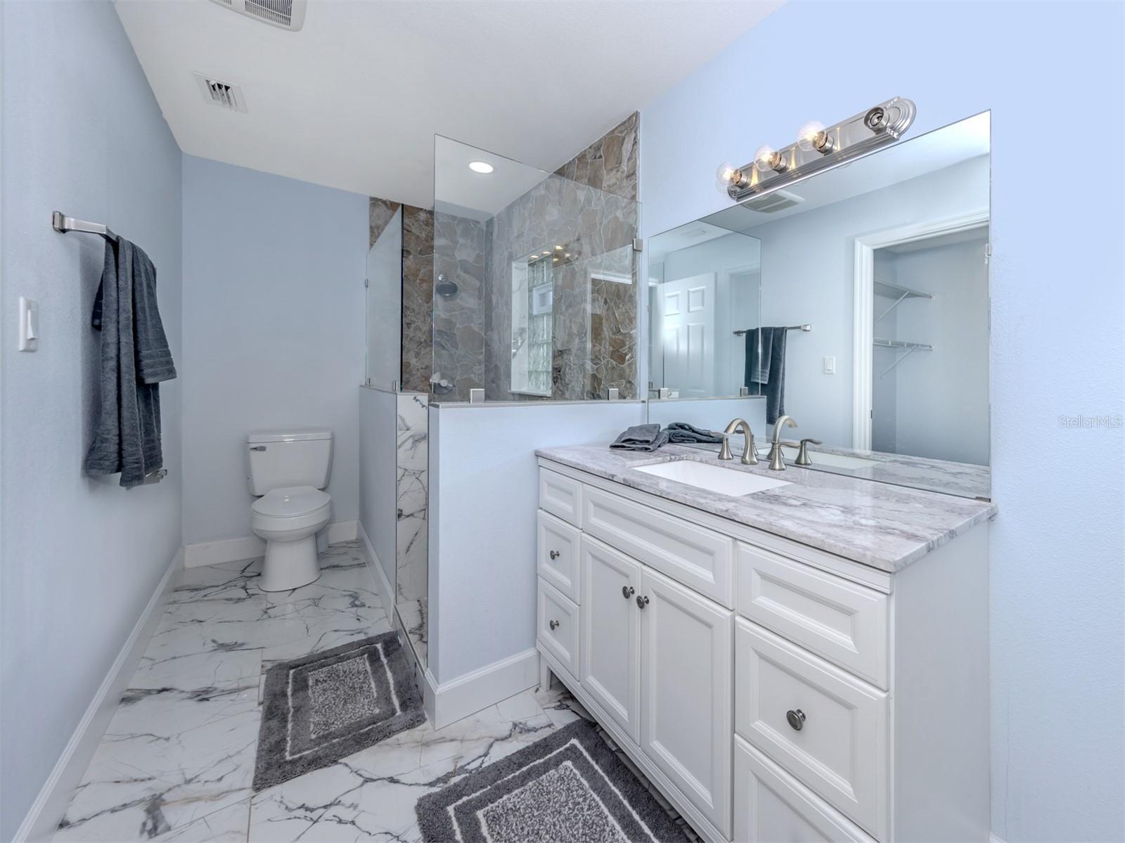 SOUTH VENICE - Residential