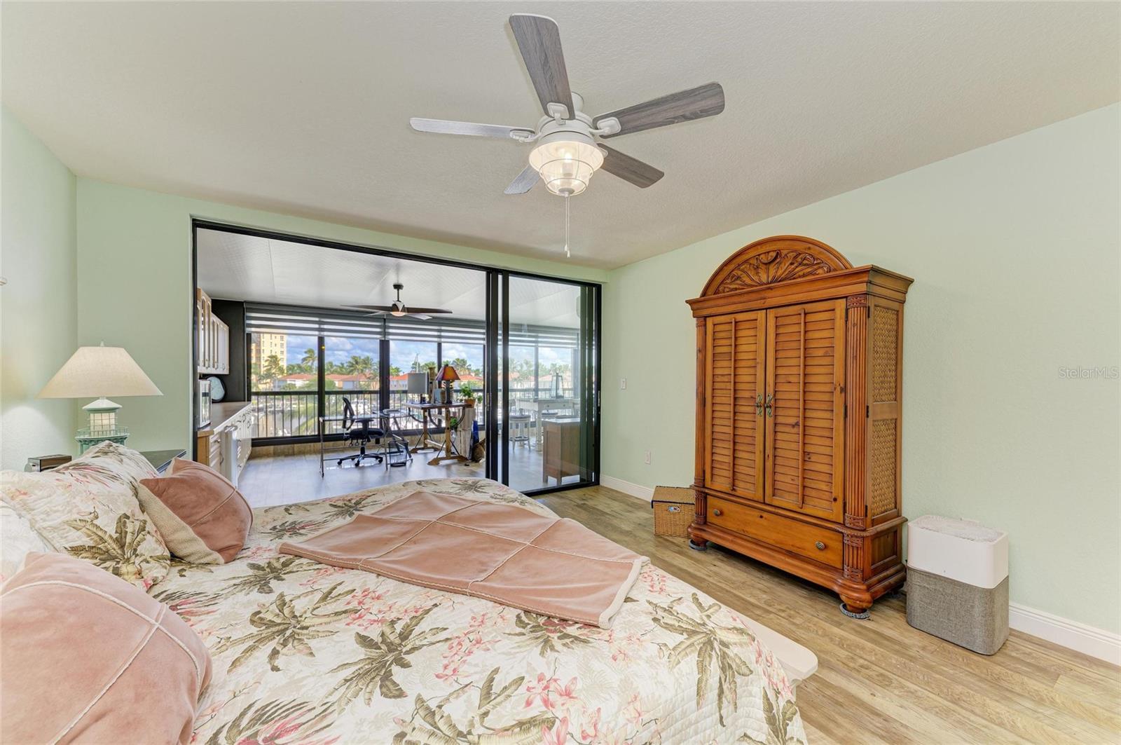 MARINA SOUTH SHORE CONDO - Residential