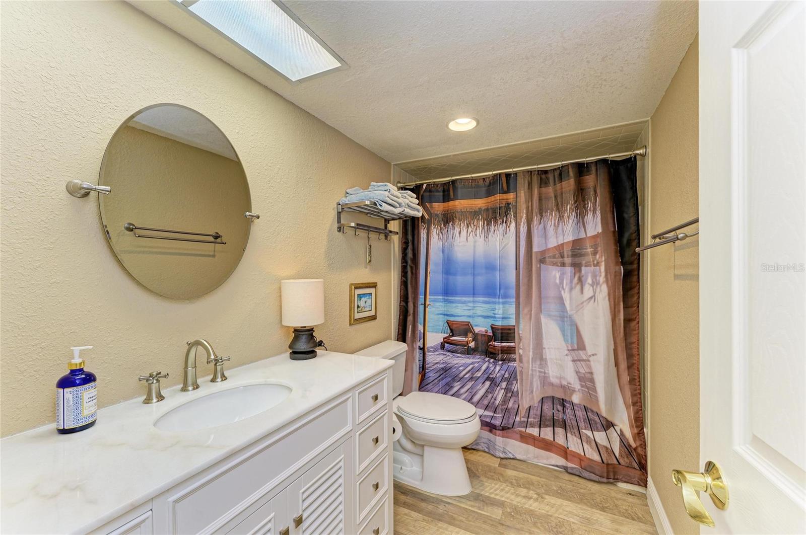 MARINA SOUTH SHORE CONDO - Residential