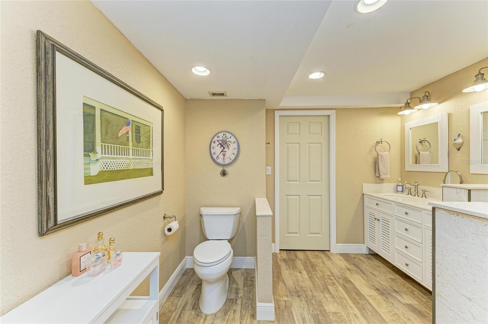 MARINA SOUTH SHORE CONDO - Residential