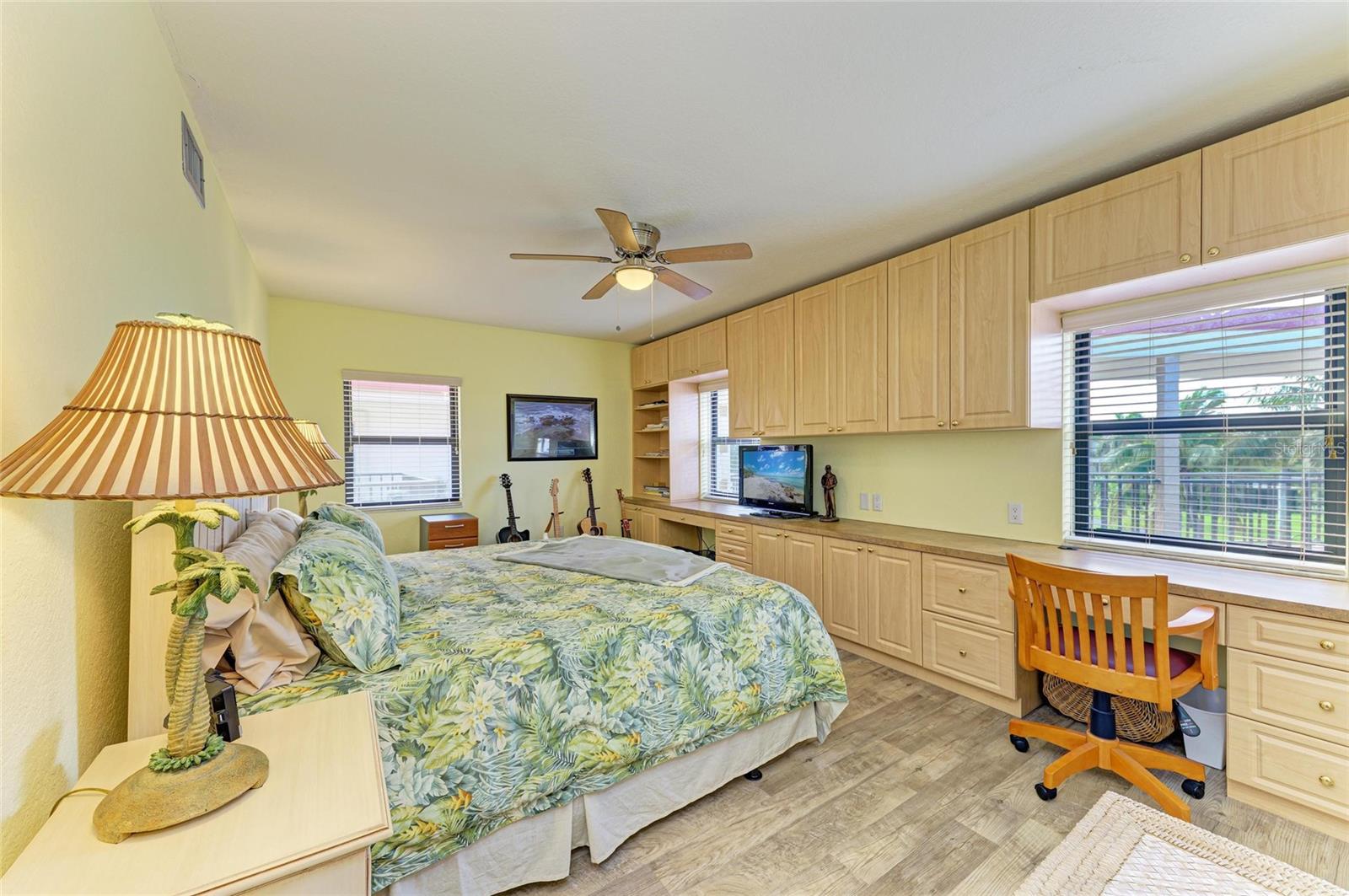 MARINA SOUTH SHORE CONDO - Residential