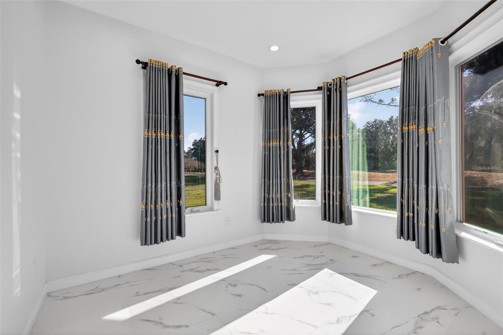 LADY LAKE LAKES PH 02 LT 01 BLK A - Residential