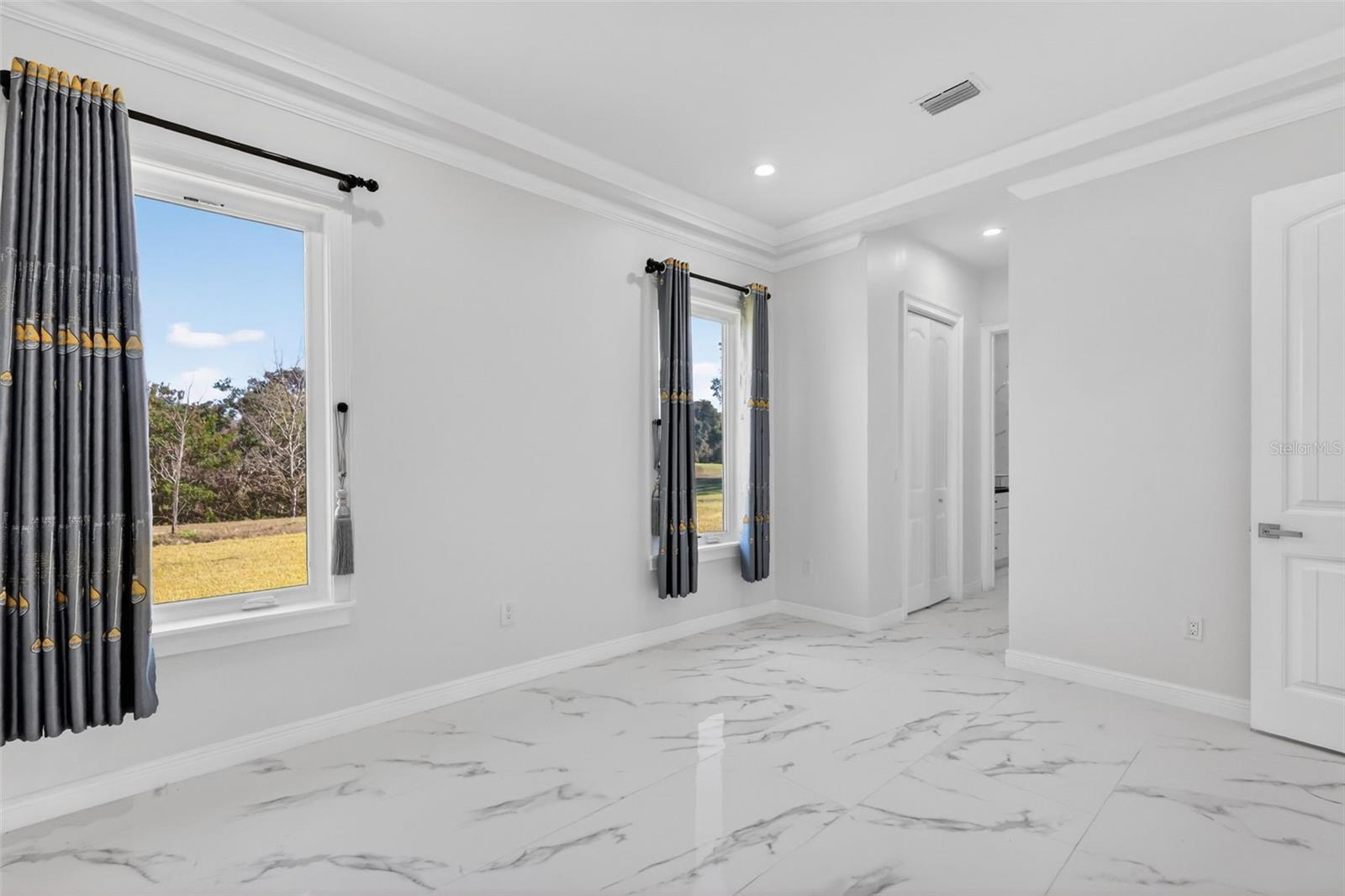 LADY LAKE LAKES PH 02 LT 01 BLK A - Residential