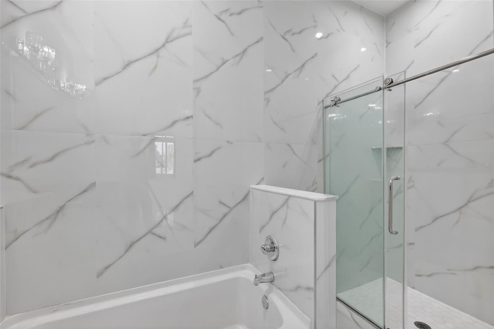 LADY LAKE LAKES PH 02 LT 01 BLK A - Residential