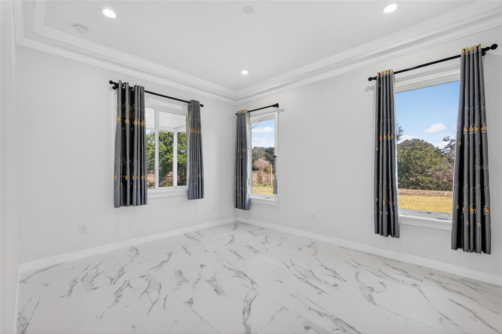 LADY LAKE LAKES PH 02 LT 01 BLK A - Residential