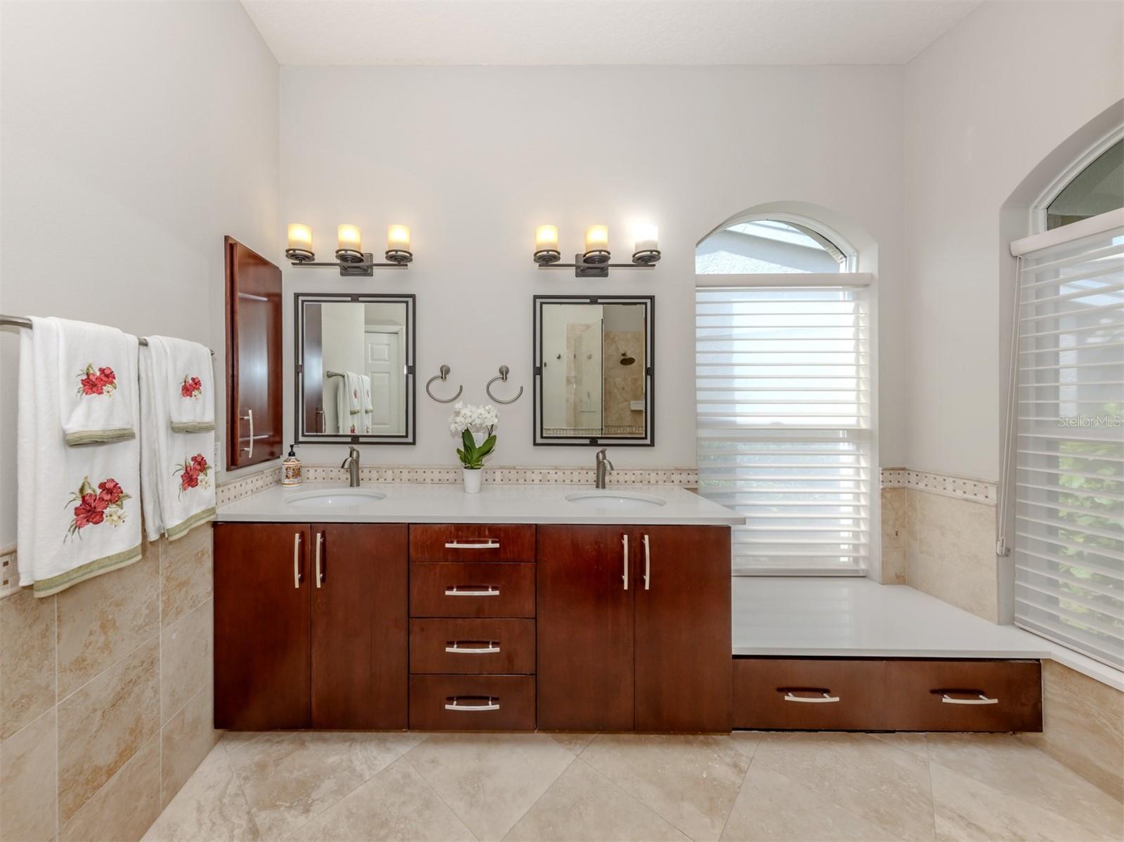 VENICE GOLF & COUNTRY CLUB - Residential