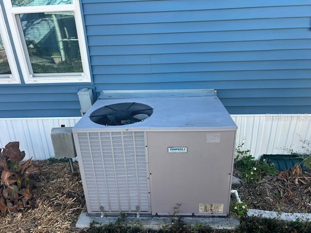 OAKS ROYAL MOBILE HOME SUB - Residential